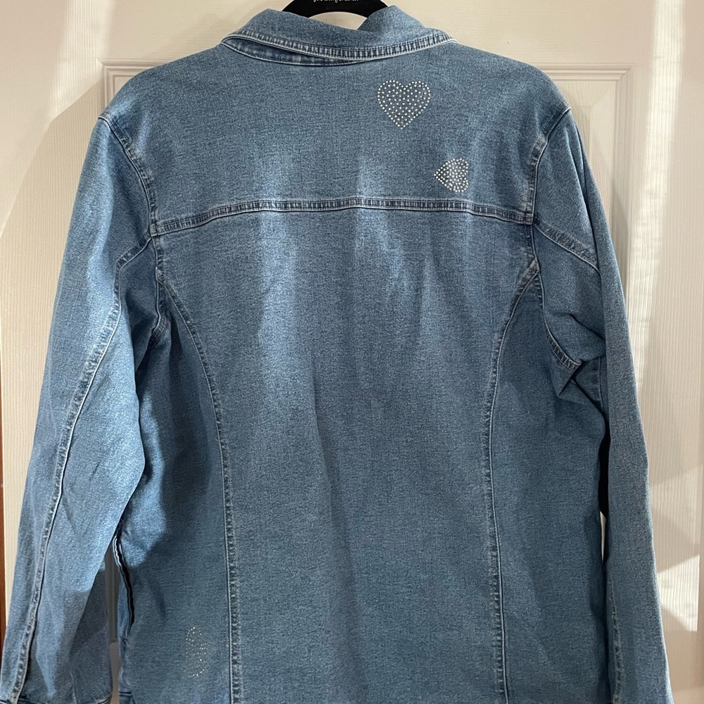 Quacker Factory Vintage Light Blue Denim Jacket with Rhinestone Hearts - Picture 4 of 7